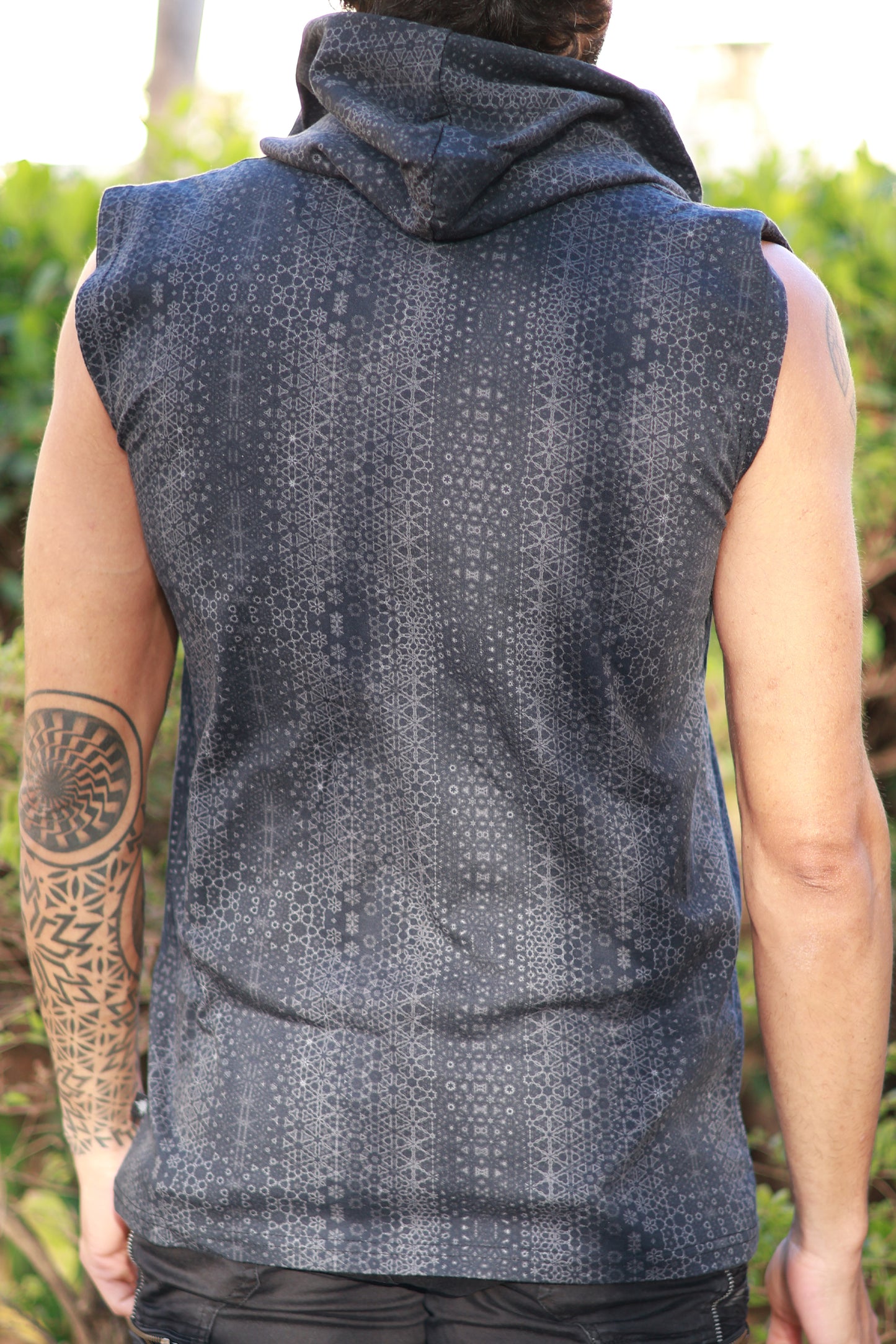 Symmetric Visuals ✧ Hooded Tank